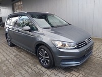 Skats no labās puses priekšā