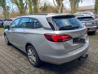 Vue de l’arrière gauche