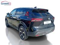 Skats no kreisās puses aizmugurē