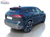 Skats no labās puses aizmugurē