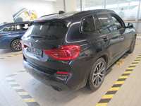 Skats no labās puses aizmugurē