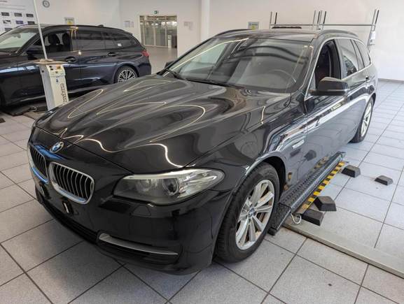 Pogled od napred levo