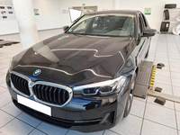 Skats no kreisās puses priekšā