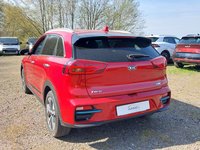 Vaade tagant vasakult