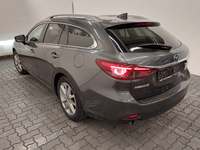 Vue de l’arrière gauche