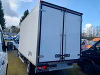 Vue de l’arrière gauche