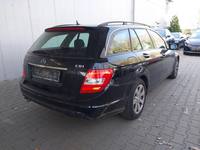 Vue de l’arrière droit