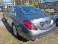 Skats no kreisās puses aizmugurē