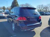 Vue de l’arrière gauche