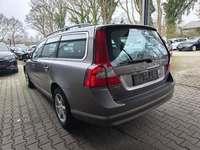 Vue de l’arrière gauche