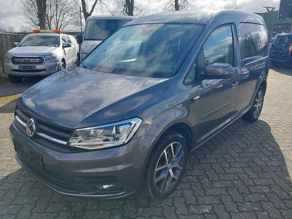 Pogled od napred levo