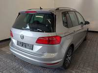 Pogled od pozadi desno