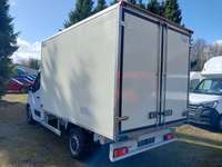 Pogled od pozadi levo