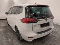 Vue de l’arrière gauche