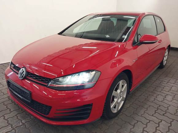 Skats no kreisās puses priekšā