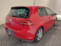 Skats no labās puses aizmugurē