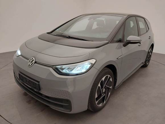 Skats no kreisās puses priekšā