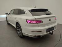 Vue de l’arrière gauche