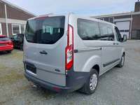 Pogled od pozadi desno