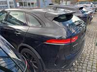 Vue de l’arrière gauche