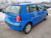 Pogled od pozadi desno