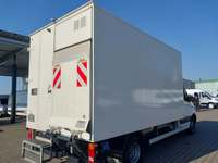 Vue de l’arrière droit