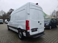 Vue de l’arrière gauche