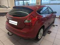 Pogled od pozadi desno