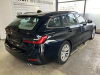 Pogled od pozadi desno