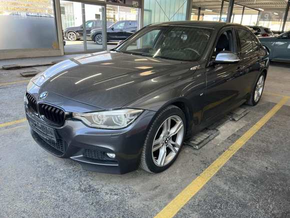 Pogled od napred levo