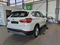 Pogled od pozadi desno