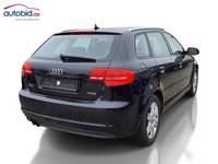 Skats no labās puses aizmugurē