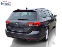 Skats no labās puses aizmugurē