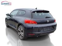 Widok z tyłu po stronie lewej