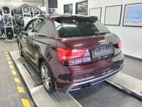 Vaade tagant vasakult