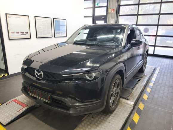 Вид спереди слева