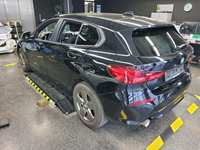 Vaade tagant vasakult