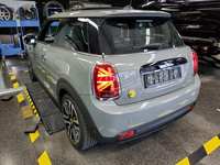 Vaade tagant vasakult