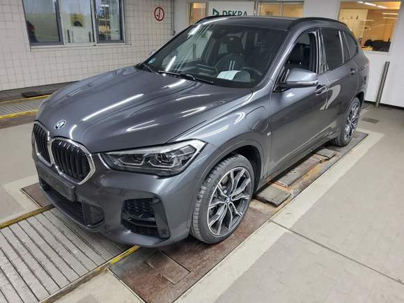 Изглед отпред отляво