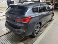 Изглед отзад отдясно