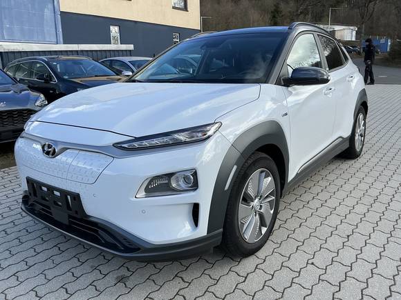 Skats no kreisās puses priekšā