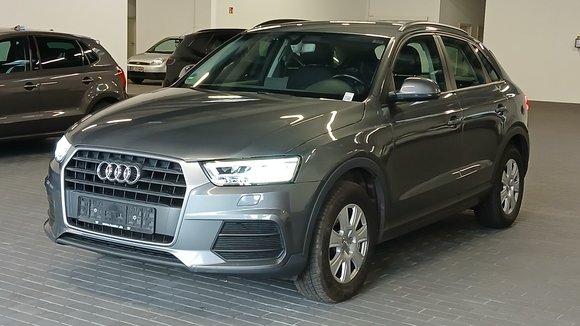 Skats no kreisās puses priekšā