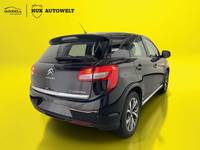 Aanzicht achter rechts