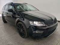 Pogled sprijeda desno