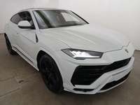 Pogled sprijeda desno