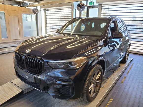 Pogled od napred levo