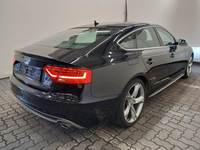 Изглед отзад отдясно