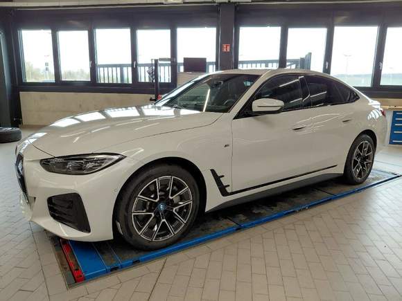 Widok z przodu po stronie lewej