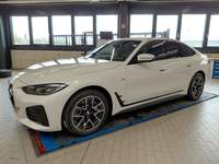 Vue de l’avant gauche