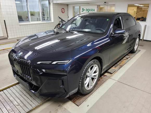 Widok z przodu po stronie lewej